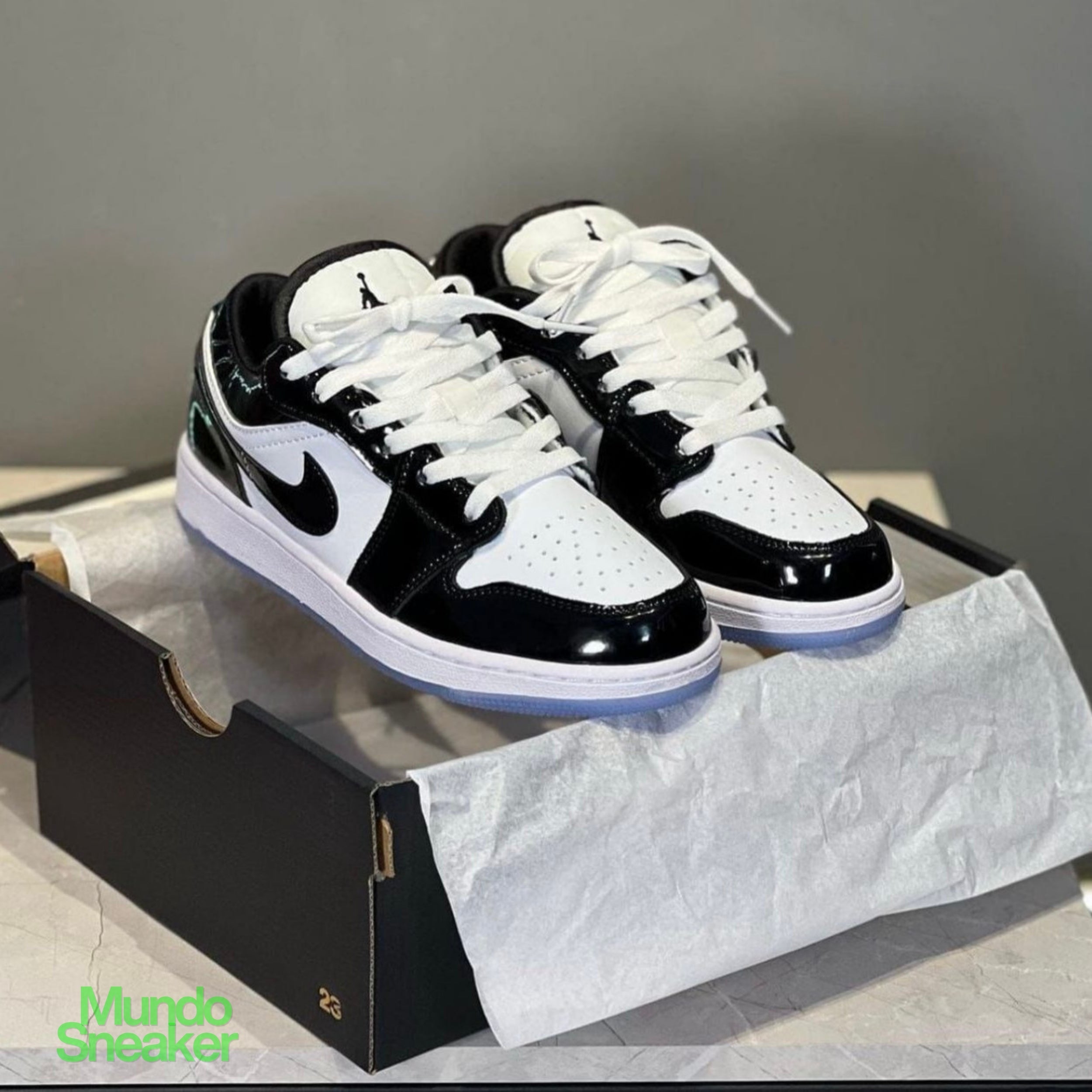 JORDAN RETRO 1 BLANCA NEGRA