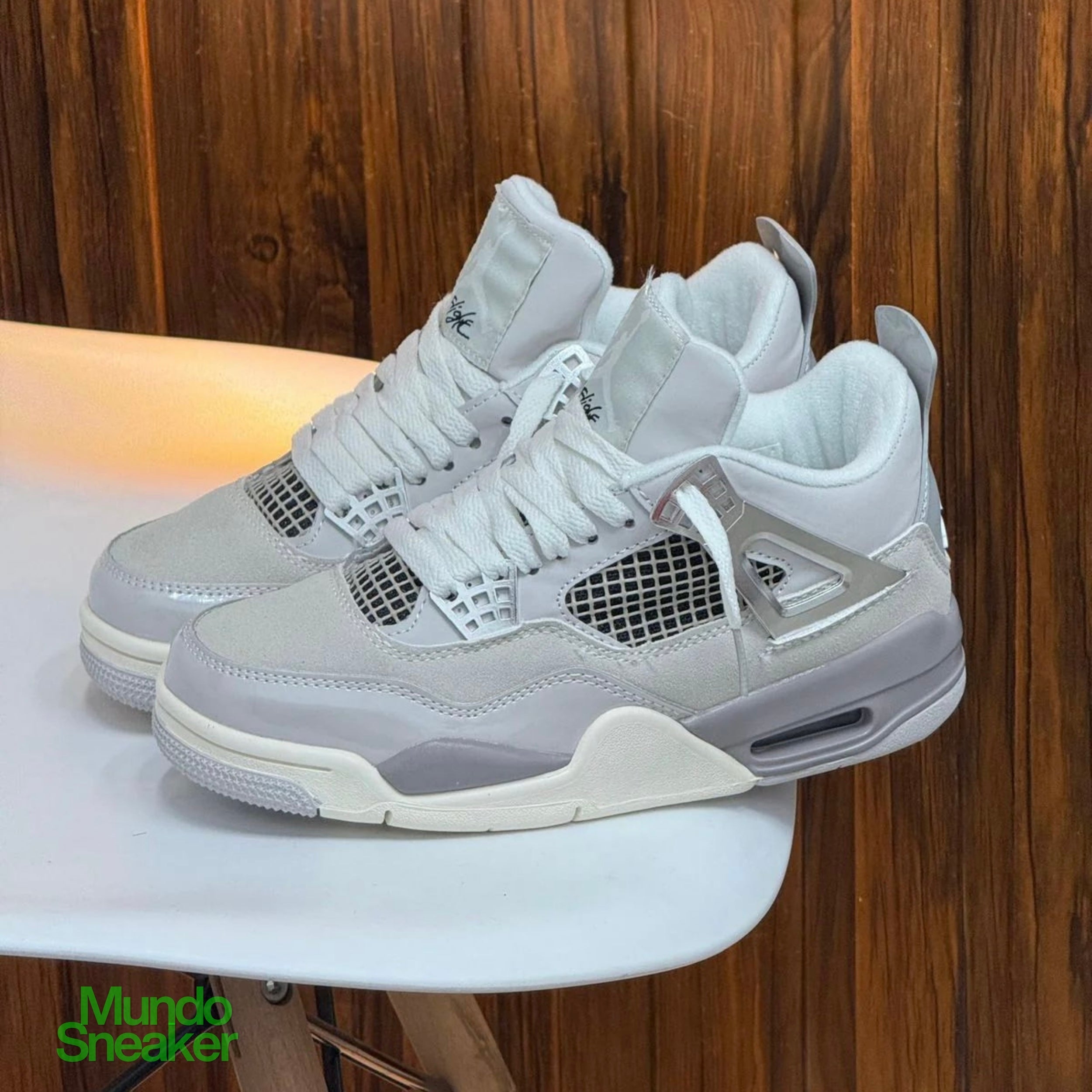 JORDAN RETRO 4 GRIS BEIGE