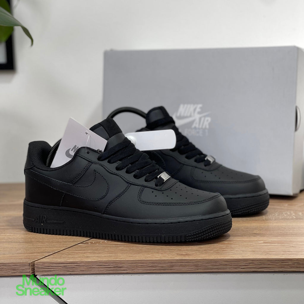 NIKE AIR FORCE ONE CLASICA NEGRA