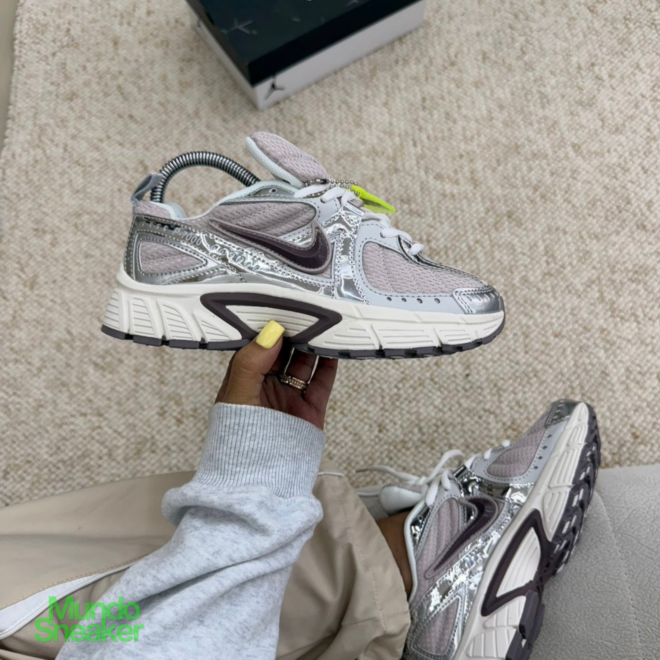 NIKE P-7000 PLATA ROSA