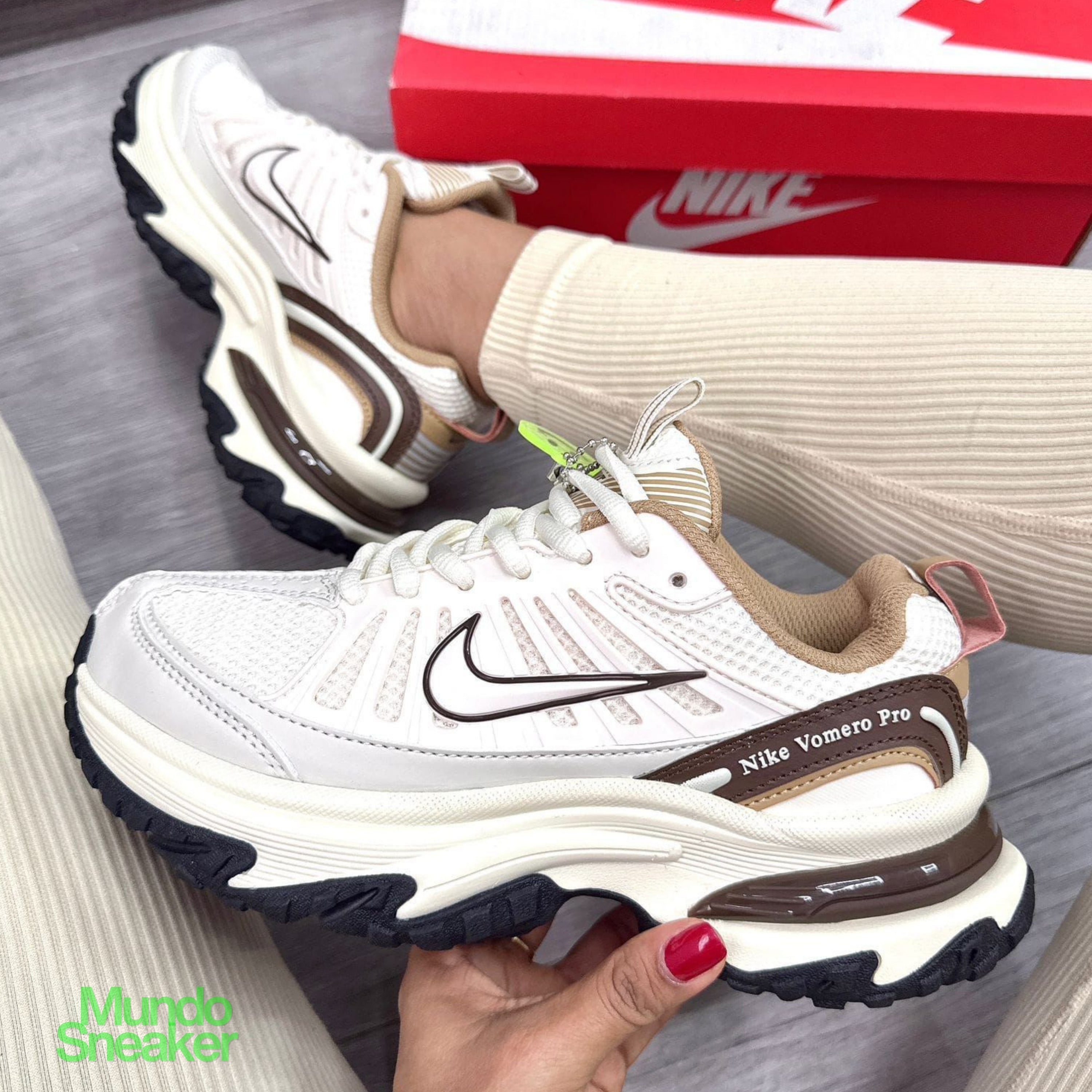 NIKE VOMERO PRO BEIGE
