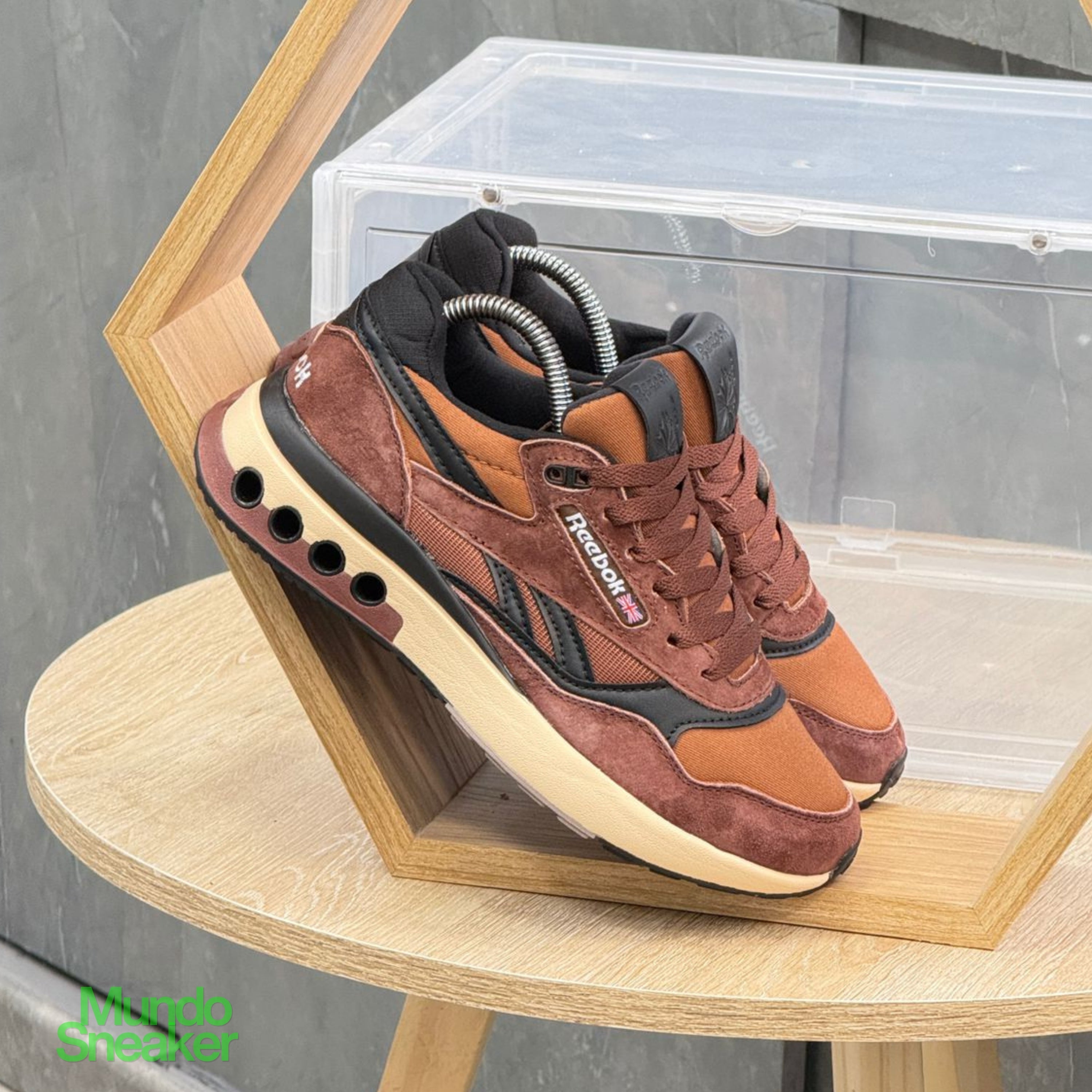 REEBOK OSCURA